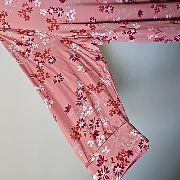 Market & Spruce Casual Pink 2X Floral Henley top - Picture 3 of 6